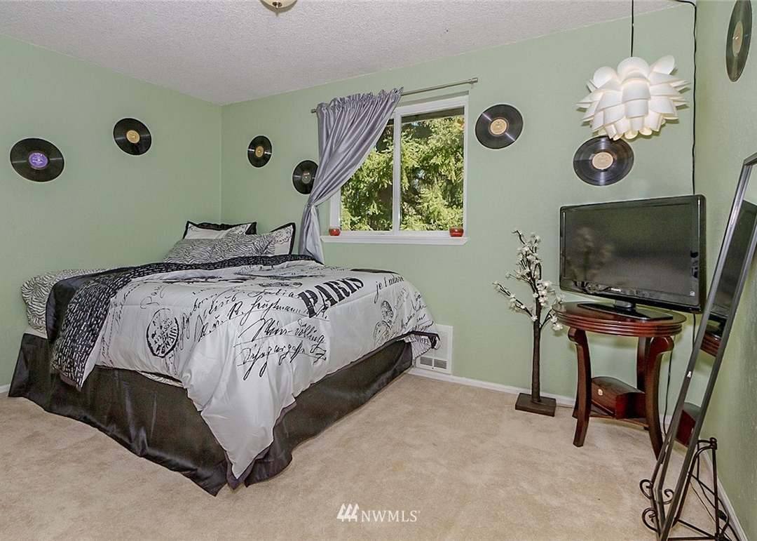 10615 56th Ave NE, Marysville, WA 98270