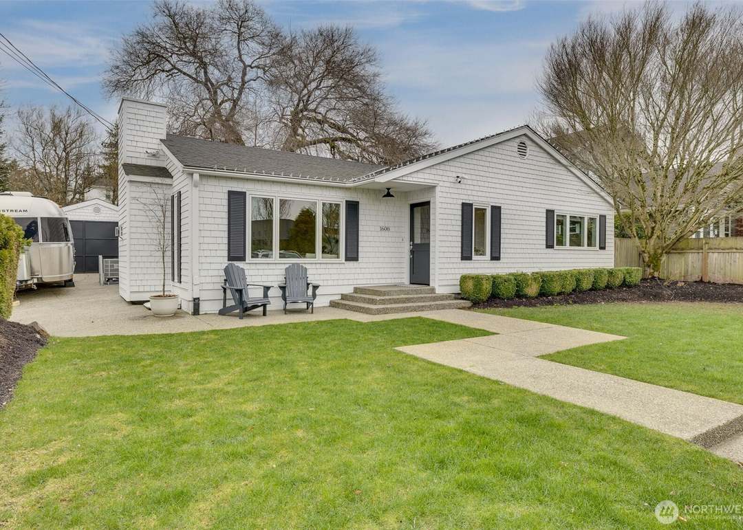 1608 6th St W, Kirkland, WA 98033 | MLS# 2339991 | Redfin