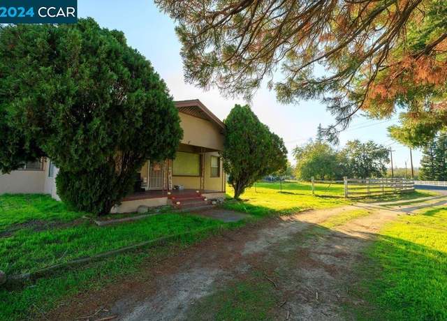 Property at 12242 SW Orange Blossom Rd, Oakdale, CA 95361, 3 beds, 1 bath