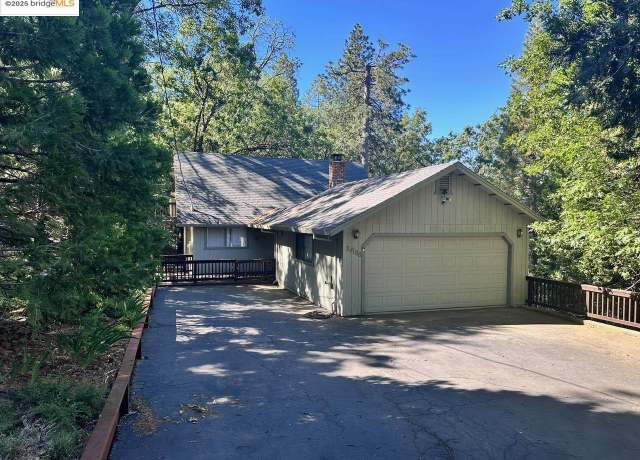 Property at 24188 Buggy Way, Sonora, CA 95370, 3 beds, 2 baths