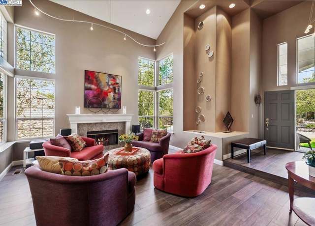 Property at 3761 Smallwood Ct, Pleasanton, CA 94566, 5 beds, 3.5 baths