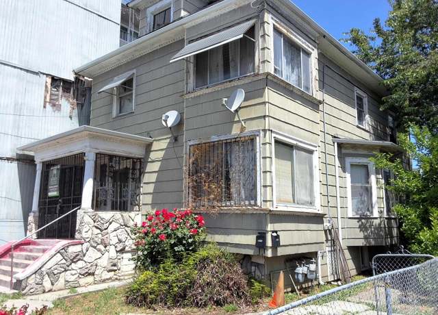 Property at 3020 E 19th St, Oakland, CA 94601, 6 beds, 4 baths