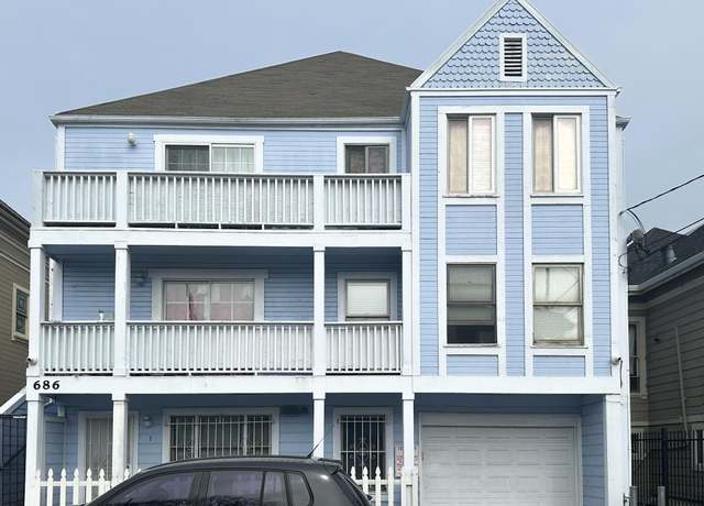 Property at 686 10th St #6, Oakland, CA 94607, 3 beds, 1 bath