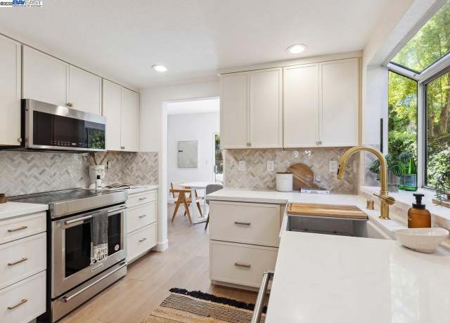 Property at 4245 Garibaldi Pl, Pleasanton, CA 94566, 3 beds, 2.5 baths