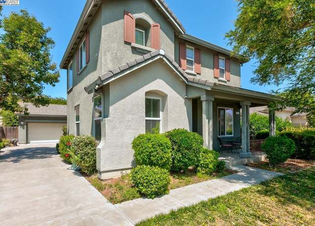 Property at 53 Puffin Cir, Oakley, CA 94561, 3 beds, 2.5 baths