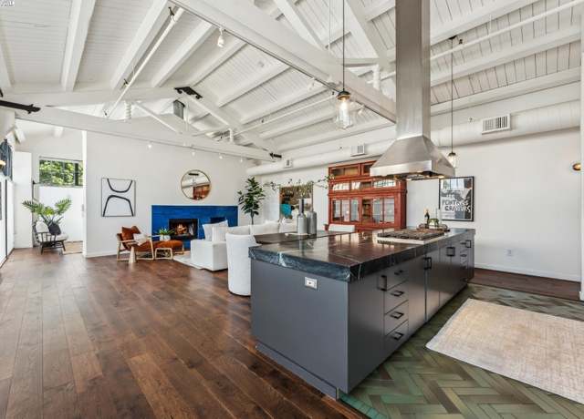 Property at 311 4th St #301, Oakland, CA 94607, 3 beds, 2 baths