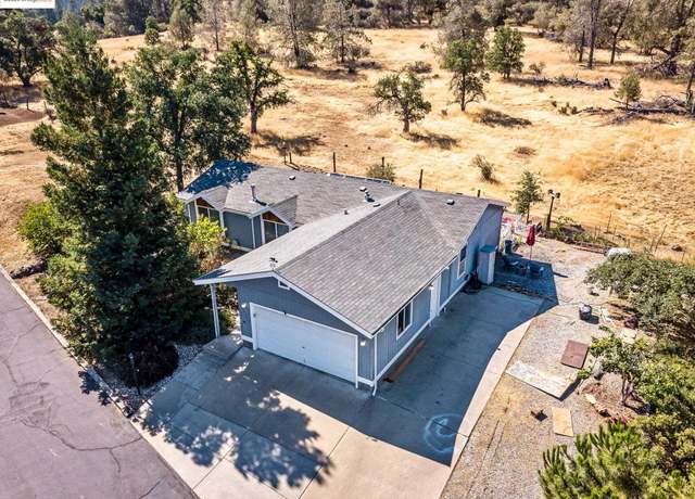 Property at 22782 Rolling Woods Dr, Groveland, CA 95321, 3 beds, 2 baths
