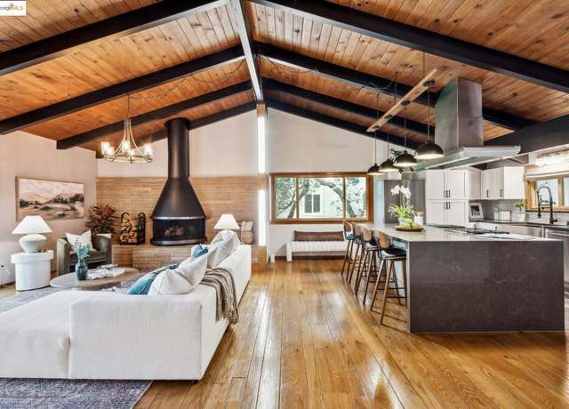 Property at 2560 Carisbrook Dr, Oakland, CA 94611, 4 beds, 3 baths