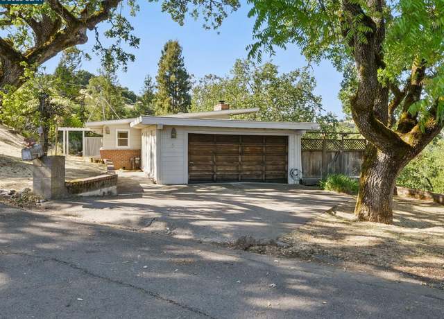 Property at 5 Tappan Ct, Orinda, CA 94563, 3 beds, 2.5 baths