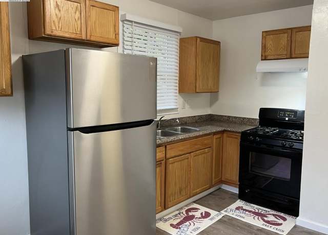 Property at 1317 83rd Ave, Oakland, CA 94621, 12 beds, 5.5 baths