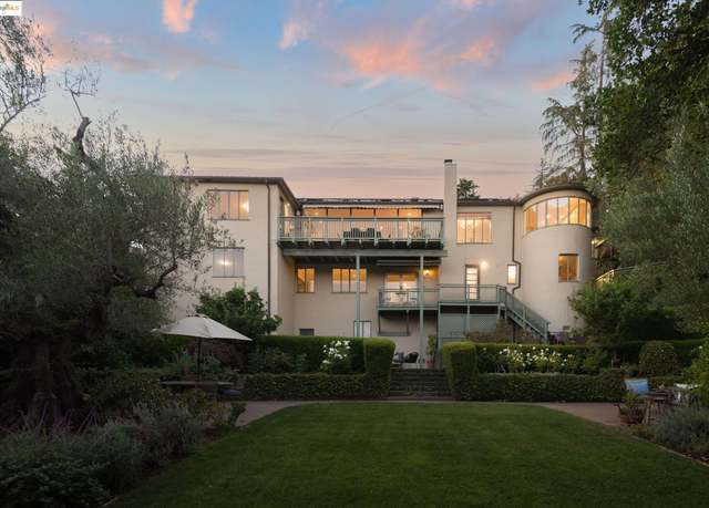 Property at 1971 Hoover Ave, Oakland, CA 94602, 5 beds, 5.5 baths