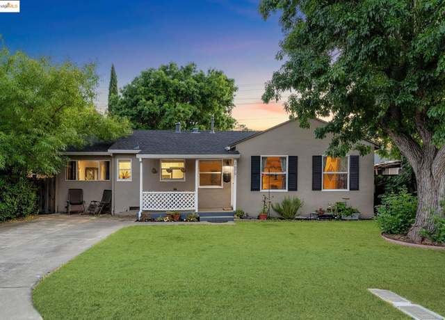 Property at 2670 Crescent Dr, Concord, CA 94520, 2 beds, 2 baths