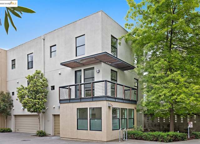 Property at 121 City Limits Cir, Emeryville, CA 94608, 2 beds, 2.5 baths