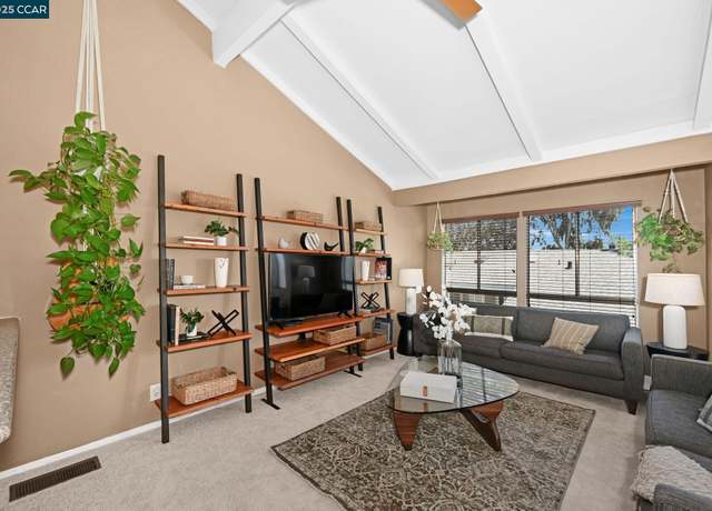 Property at 433 Ridgeview Dr, Pleasant Hill, CA 94523, 2 beds, 2 baths