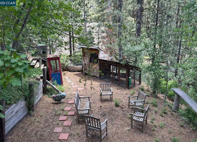Property at 12255 Sierra Dr, Truckee, CA 96161, 6 beds, 3 baths