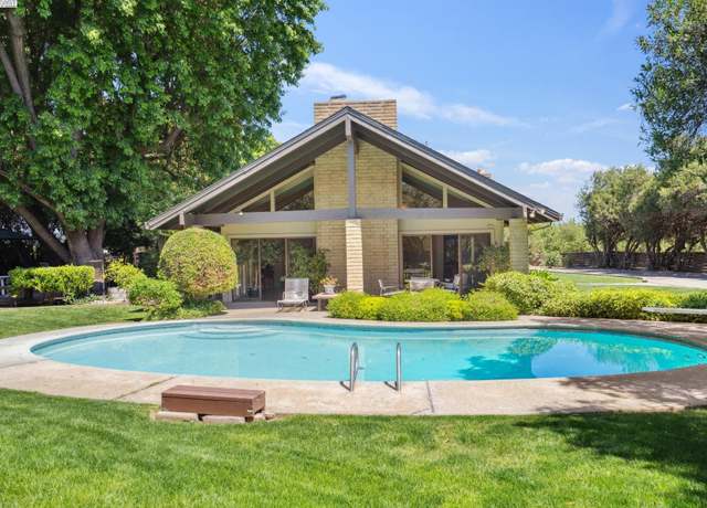 Property at 419 Burkhard Rd, Patterson, CA 95363, 4 beds, 3 baths