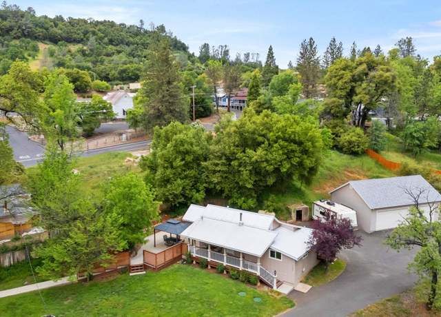 Property at 17250 Burford Ln, Soulsbyville, CA 95372, 3 beds, 1 bath