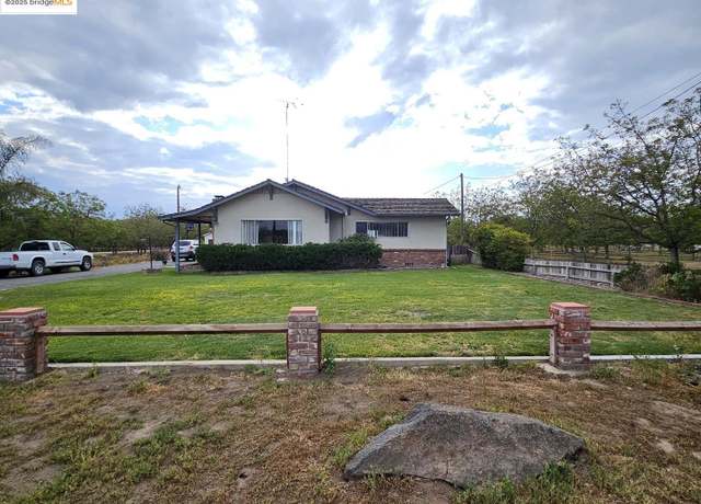 Property at 5143 American Ave, Modesto, CA 95356, 2 beds, 1 bath