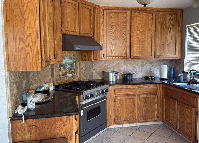 Property at 10959 Rio Ruso Dr, Windsor, CA 95492, 4 beds, 3 baths