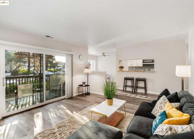 Property at 21071 Gary Dr #102, Hayward, CA 94546, 2 beds, 2 baths