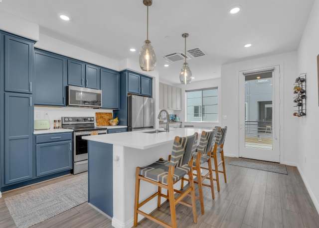 Property at 2866 Crusader St, Alameda, CA 94501, 2 beds, 1.5 baths