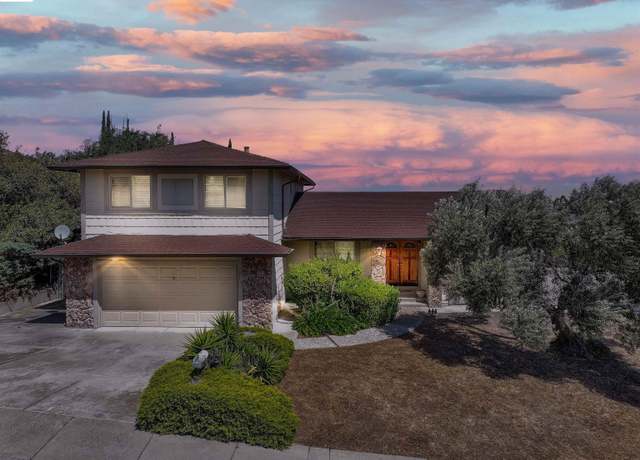 Property at 100 Yellowood Pl, Pittsburg, CA 94565, 4 beds, 2.5 baths