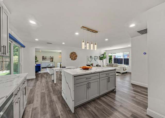 Property at 141 Peony Ct, Fremont, CA 94538, 3 beds, 2 baths
