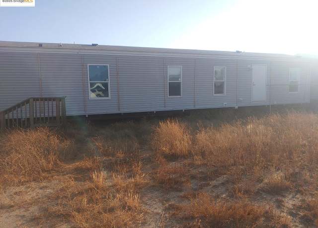 Property at 1462 Churchill Downs Ave, Woodland, CA 95776, 2 beds, 1 bath
