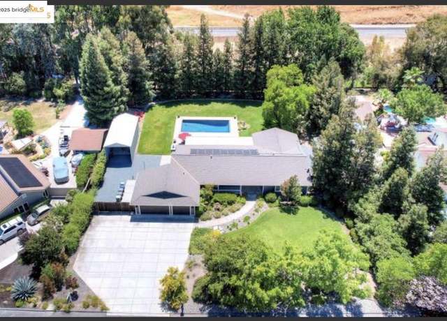 Property at 3047 Frandoras Cir, Oakley, CA 94561, 4 beds, 2.5 baths