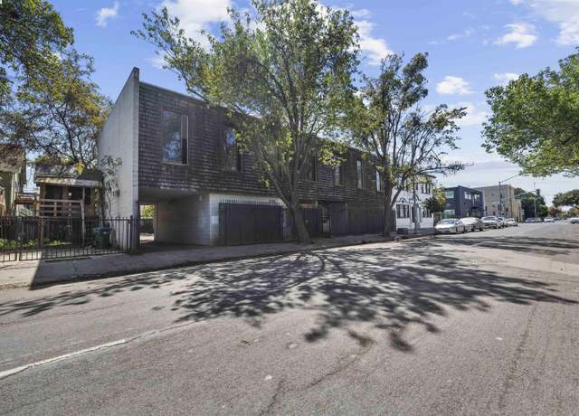 Property at 534 E Oak St, Stockton, CA 95202
