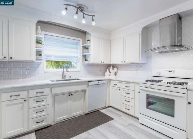 Property at 3301 Sacramento Dr, Redding, CA 96001, 3 beds, 1.5 baths
