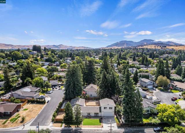 Property at 1006 Court Ln, Concord, CA 94518, 6 beds, 4.5 baths