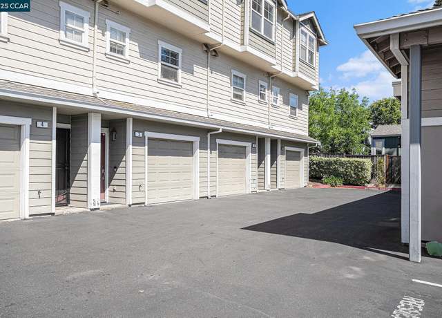 Property at 2 Ashford Pl, Martinez, CA 94553, 2 beds, 2.5 baths