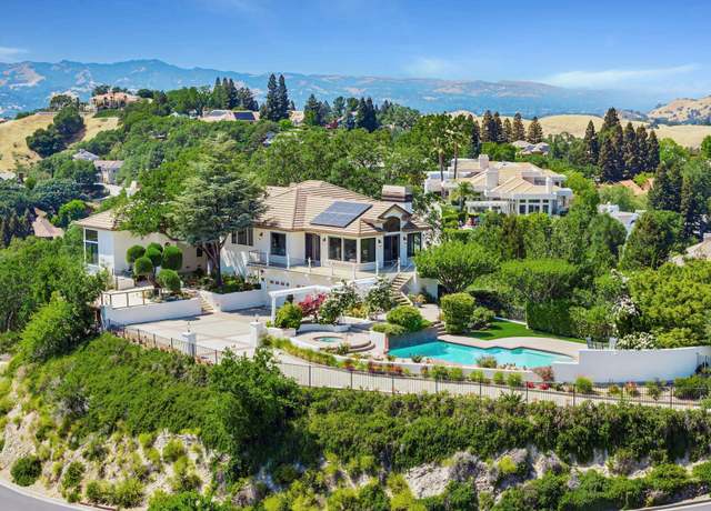 Property at 530 Oakshire Pl, Alamo, CA 94507, 4 beds, 3.5 baths