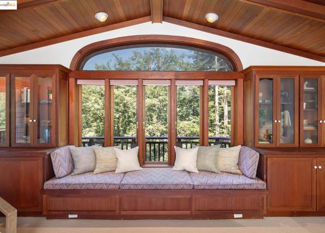 Property at 6890 Charing Cross Rd, Berkeley, CA 94705, 3 beds, 2.5 baths