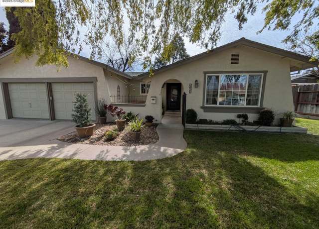 Property at 2430 Mira Flores Dr, Turlock, CA 95380, 3 beds, 2 baths