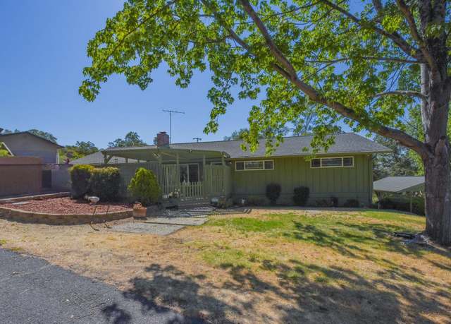 Property at 12933 Chaparral Rd, Sonora, CA 95370, 4 beds, 2 baths