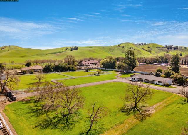 Property at 5400 Johnston Rd, Danville, CA 94588, 3 beds, 2.5 baths