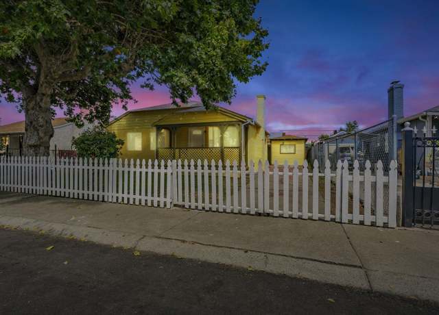 Property at 528 LA Prenda Dr, Oakland, CA 94603, 3 beds, 2.5 baths