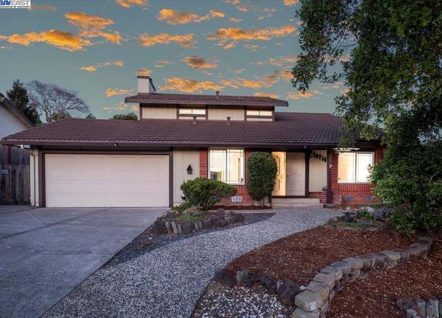 Property at 18714 E Cavendish Dr, Castro Valley, CA 94552, 4 beds, 3 baths