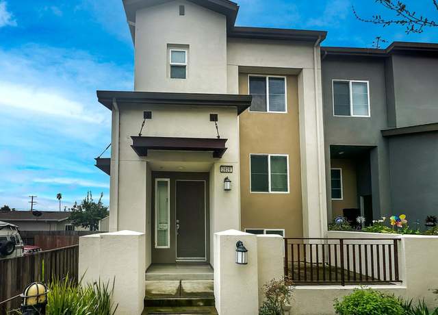 Property at 2828 10th St, San Pablo, CA 94806, 3 beds, 2.5 baths