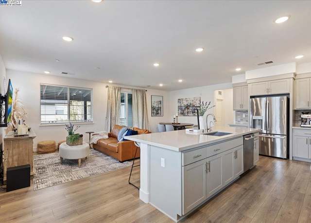 Property at 405 Line Steet, Hayward, CA 94544, 2 beds, 2 baths