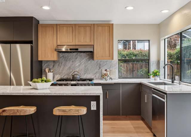 Property at 209 Cumberland Ct, Alameda, CA 94502, 5 beds, 2.5 baths