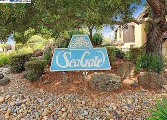 Property at 14378 Outrigger Dr, San Leandro, CA 94577, 3 beds, 2.5 baths