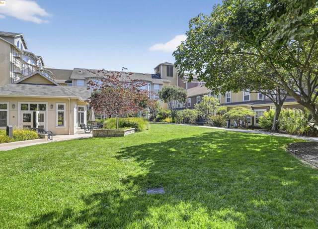 Property at 555 10th St #113, Oakland, CA 94607, 3 beds, 2 baths