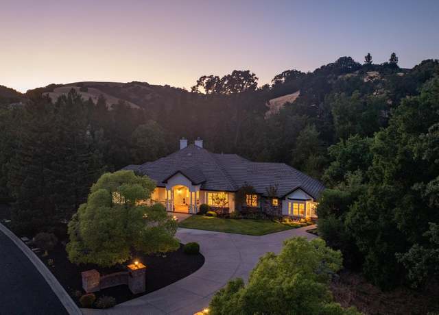 Property at 5318 Stonehurst Dr, Martinez, CA 94553, 4 beds, 3.5 baths
