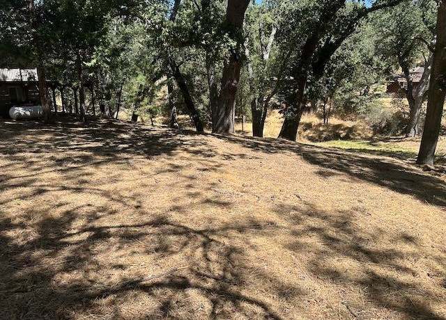 Property at 20762 Big Foot Cir, Groveland, CA 95321