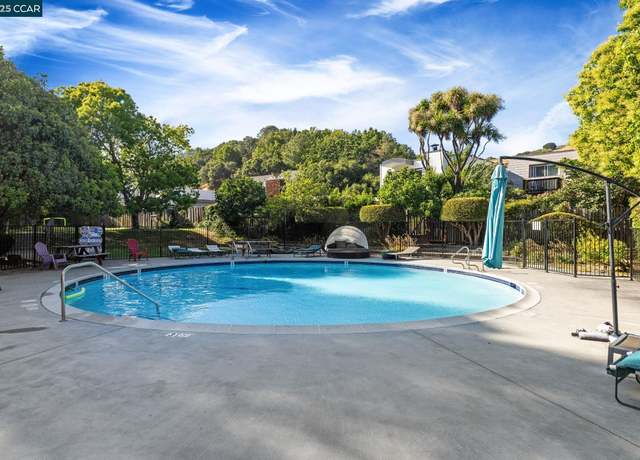 Property at 9 Glen Dr, Fairfax, CA 94930, 4 beds, 2.5 baths