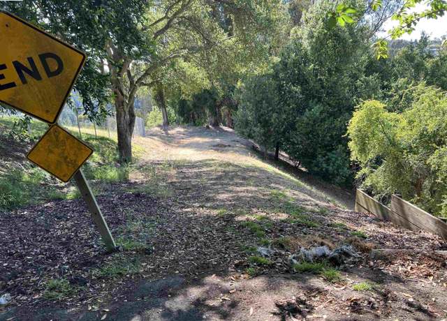 Property at 82 Oakwood Ct, Oakland, CA 94611