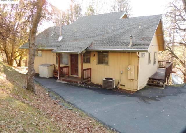Property at 12623 Cresthaven Dr, Groveland, CA 95321, 2 beds, 1.5 baths
